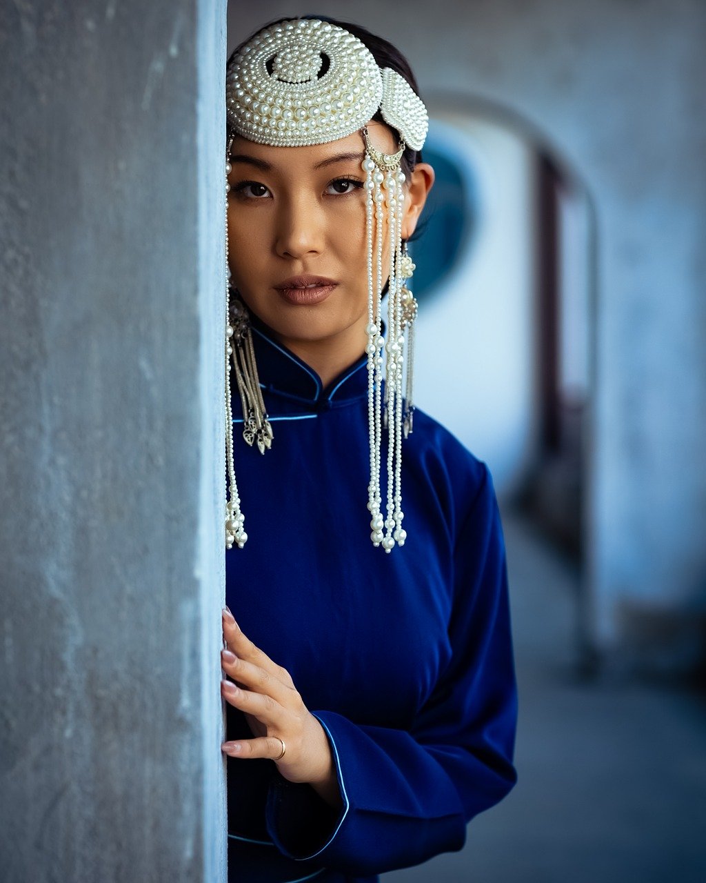 両家顔合わせで女性が選ぶべき服装は？